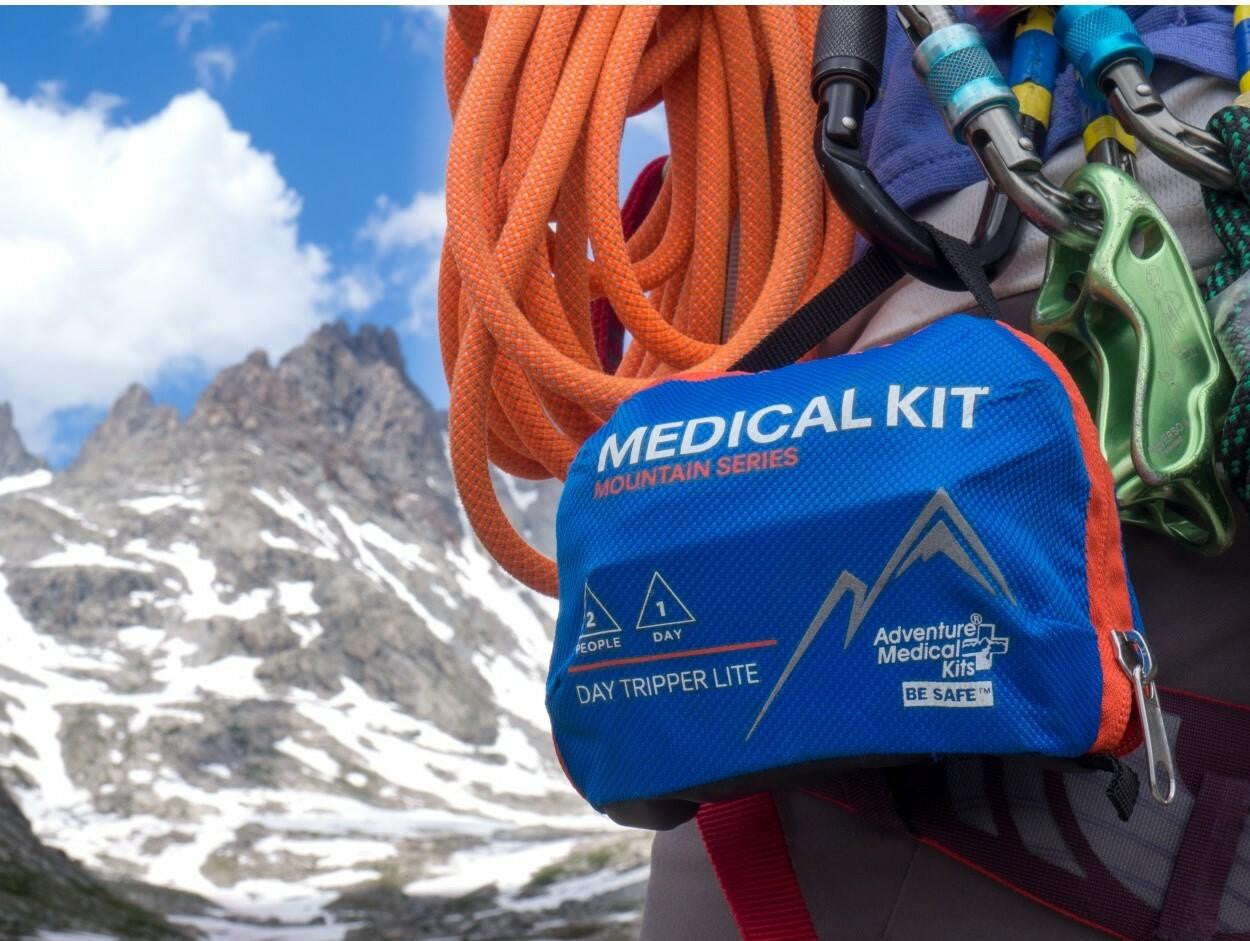  Adventure Medical Kits Mountain Day Tripper Lite Medical Kit 0100-1000