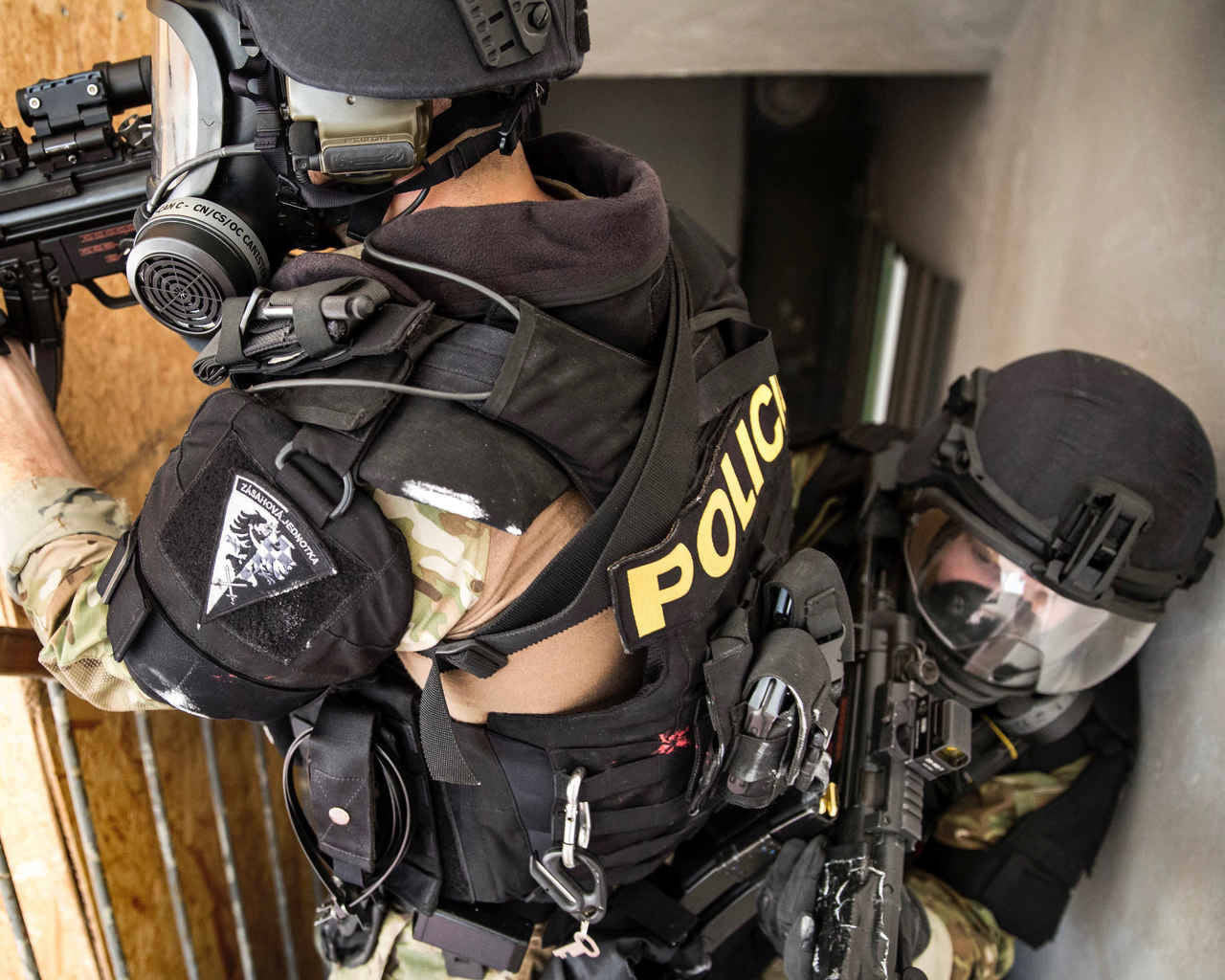  MIRA Safety CM-6M Gas Mask With Drinking System