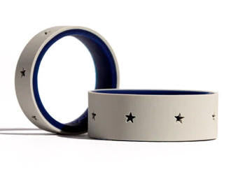  QALO Folds Of Honor Men's Grey/Blue Stars Forever Strata Ring