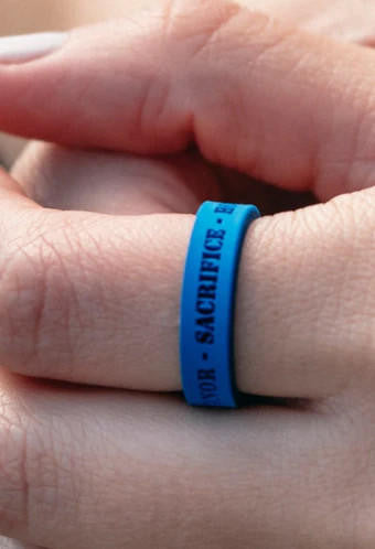  QALO Folds Of Honor Women's Blue Mantra Strata Ring
