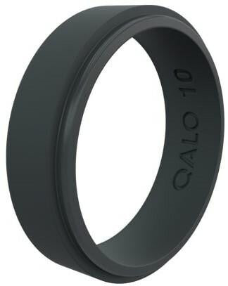  Qalo Men's Step Edge Black Narrow Polish Ring QS9-UNB