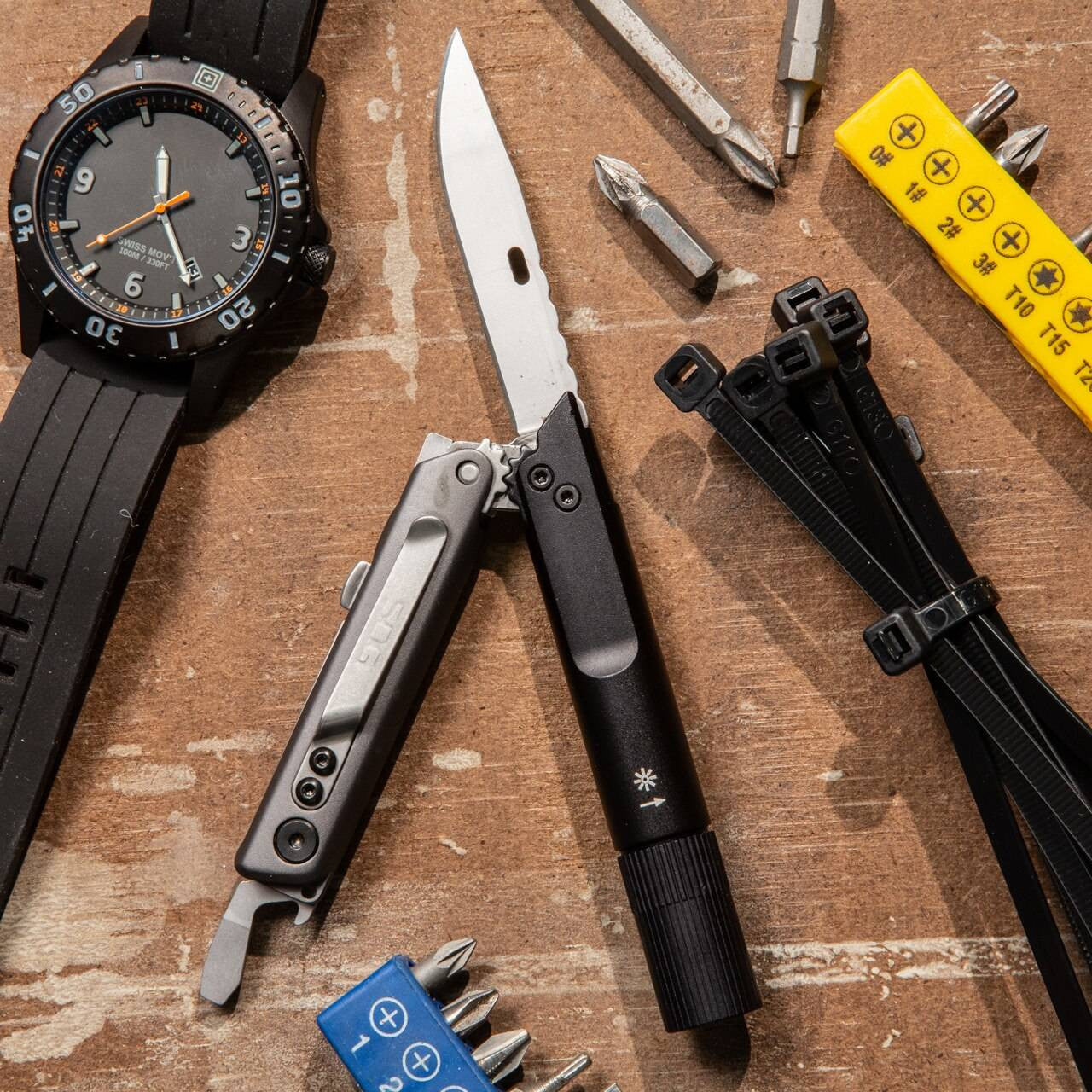  SOG Baton Q2 Multi-Tool