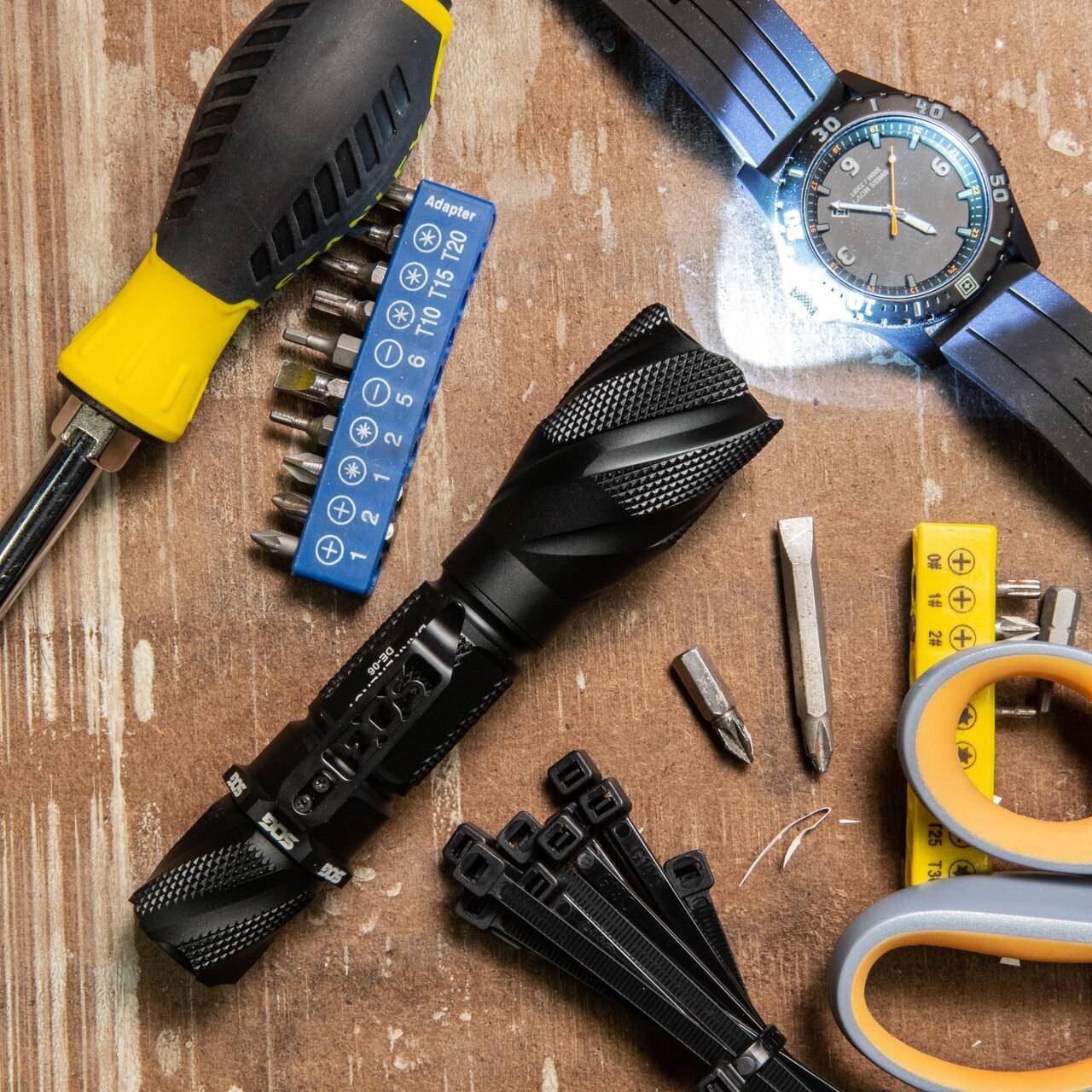  SOG Dark Energy 750A Flashlight