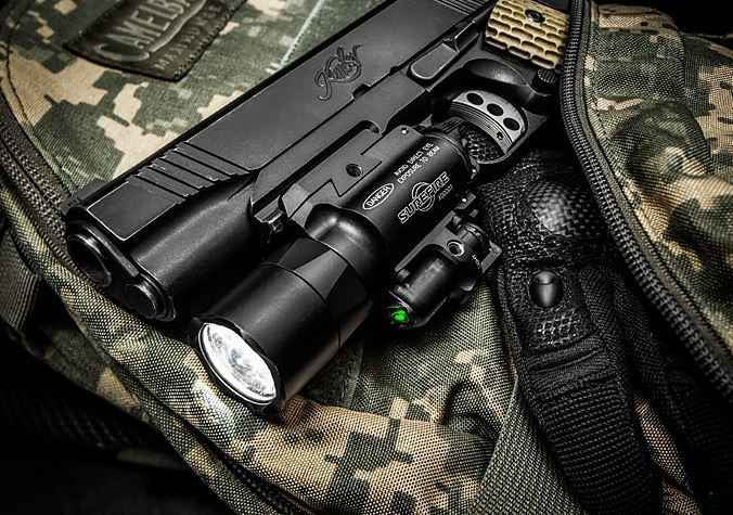  SureFire X400 Ultra Tactical WeaponLight With Green Laser